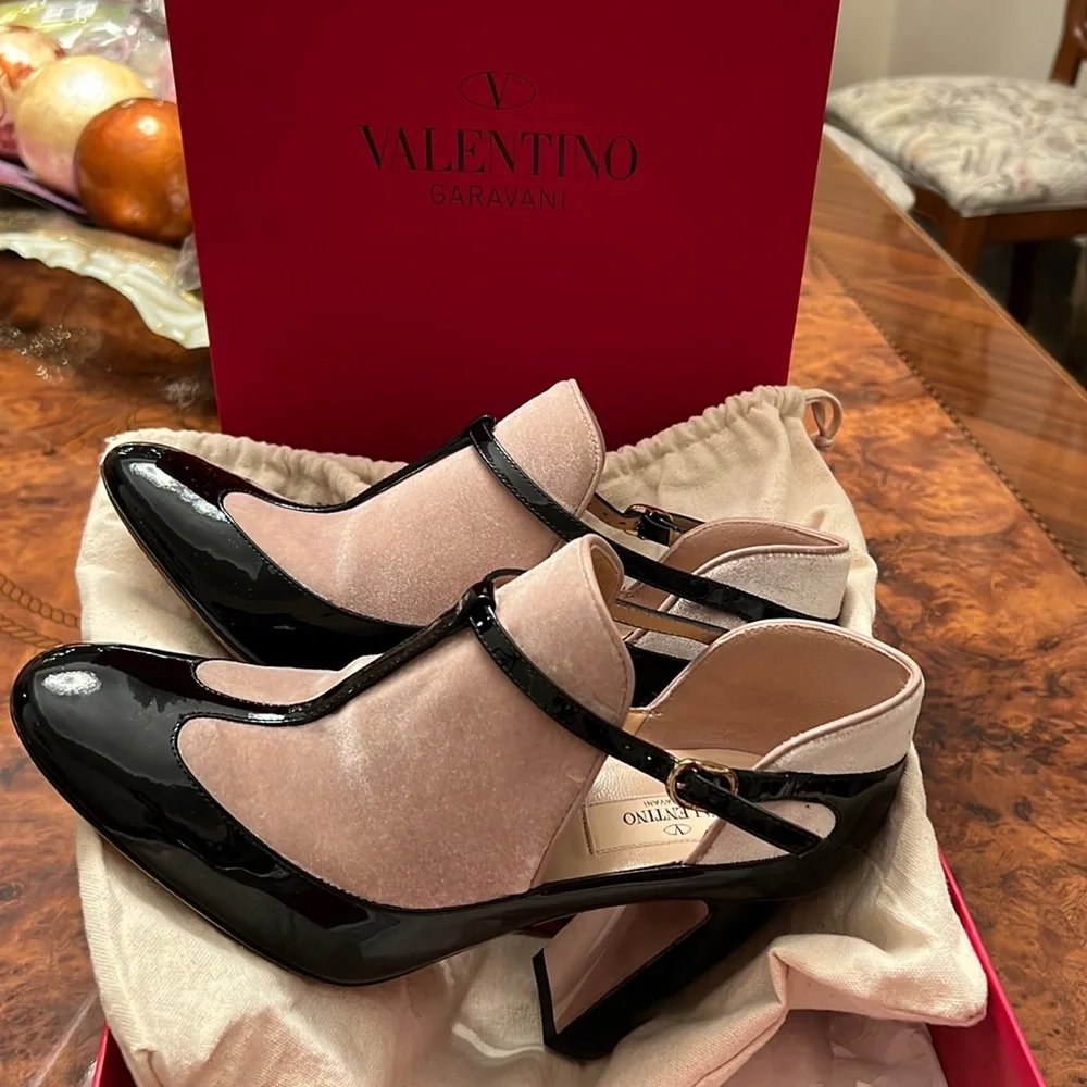 Shoes 👠 - Picture 1 of 6